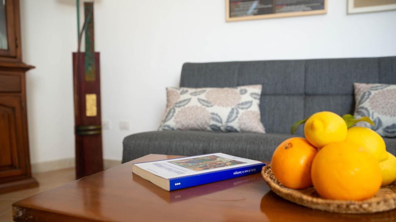 Appartamenti Melograno E Fico Loculi Exteriér fotografie