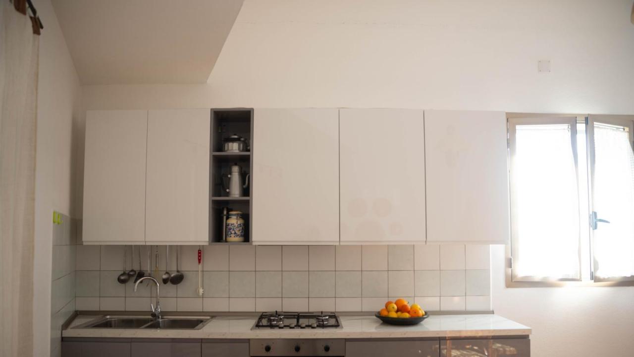 Appartamenti Melograno E Fico Loculi Exteriér fotografie