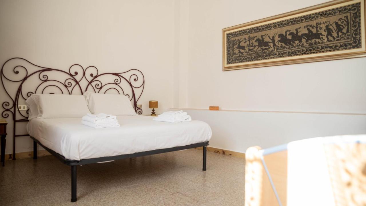 Appartamenti Melograno E Fico Loculi Exteriér fotografie